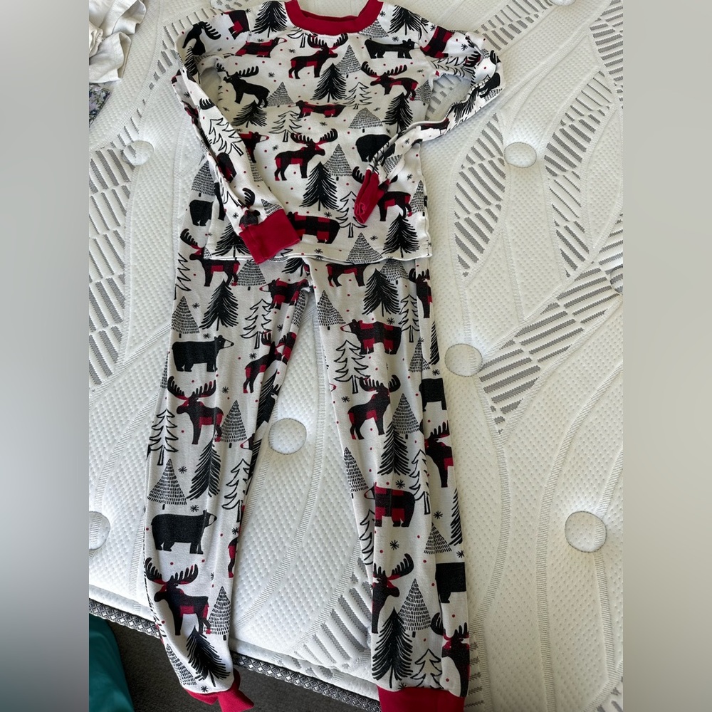 Children’s place Christmas Jammie’s. Size 6
